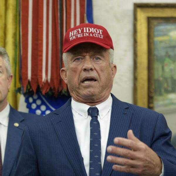HEY IDIOT YOU'RE IN A CULT : MAGA Hat - Image 6